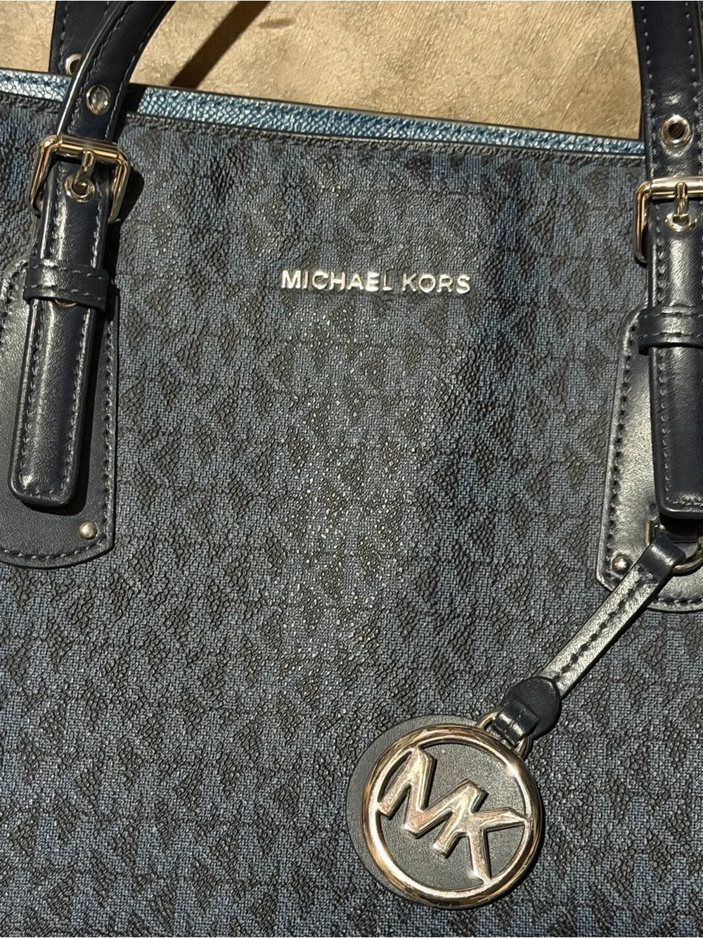 Michael Kors signature mk